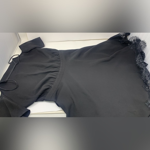 ARMANI EXCHANGE off shoulder Sleeve Dress size 6 Black color with lace - Picture 13 of 13